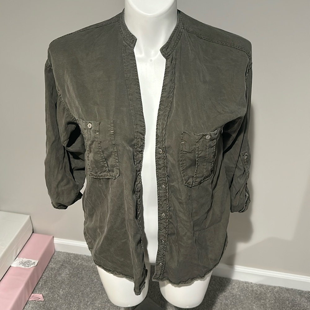 Zara army green button down size small‎